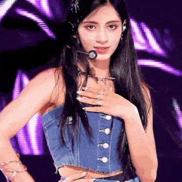 Aria Xin GIF
