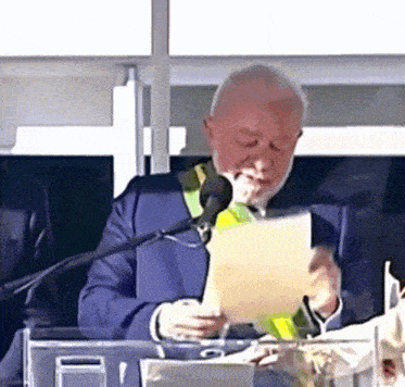 Lula Por Favor Me Ajuda GIF