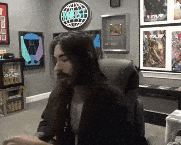 Moist Moistcritikal GIF