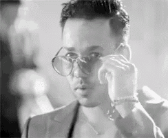 Romeo Santos GIF