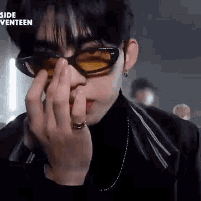 Scoupsgenre Seventeen GIF