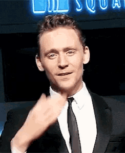 Tom Hiddleston Kiss GIF