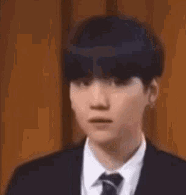Yoongi Side Eye Yoongi Looking Around GIF