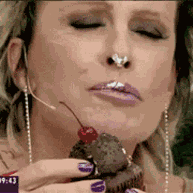 Ana Maria Braga Cupcake GIF