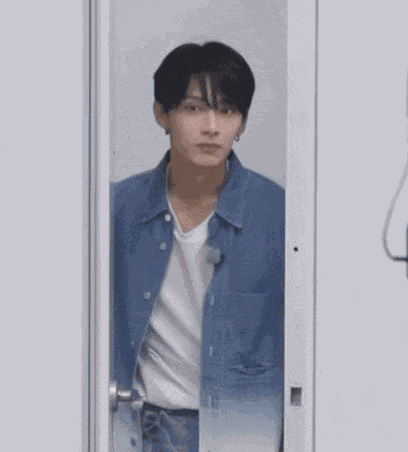 Junhui Seventeen GIF