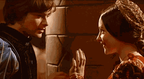 Romeo And Juliet GIF